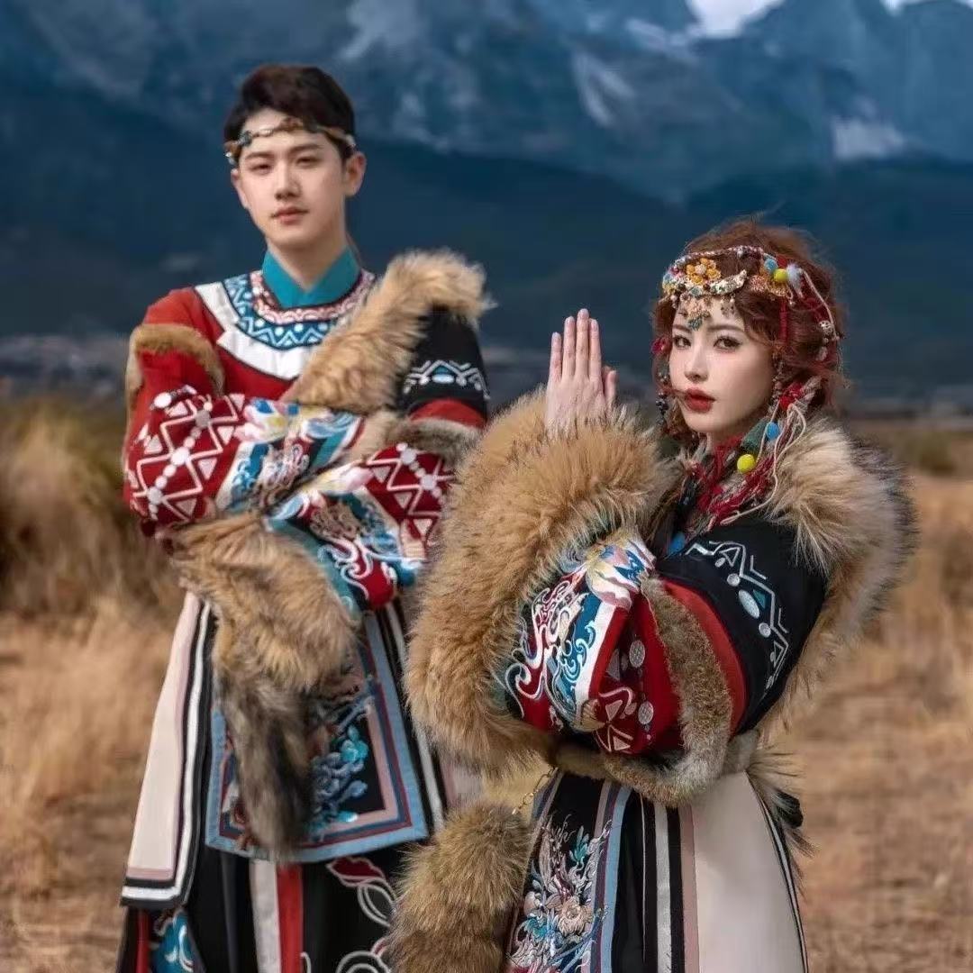 Classic Embroidered Tibetan Ro - Photography Of A Man 评论和价格